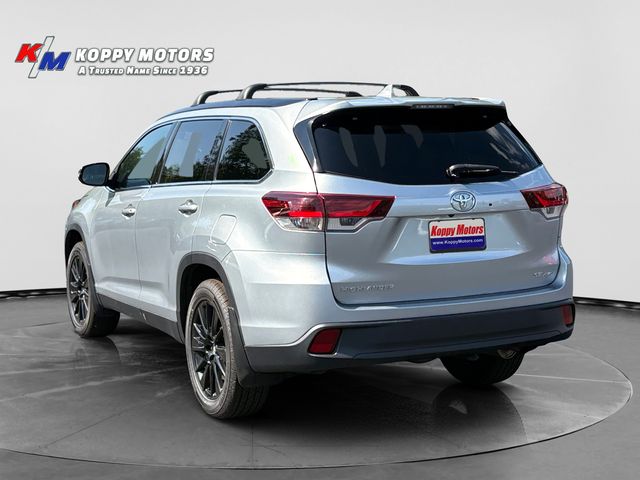 2019 Toyota Highlander SE - Celestial Silver Metallic exterior view 3