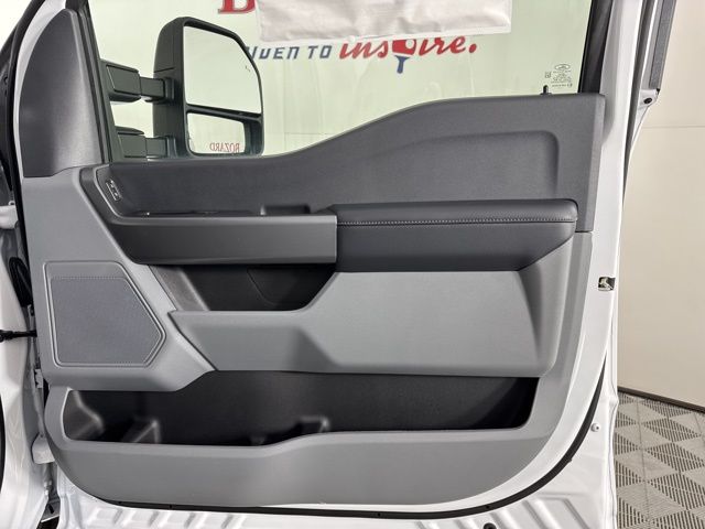 2025 Oxford White Ford Super Duty F-250 SRW XL 4X4 Truck