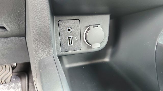 2025 Nissan Kicks Play