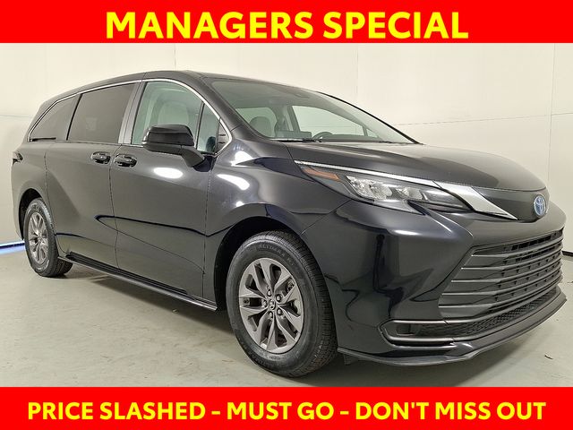 2024 Toyota Sienna LE 8-Passenger FWD