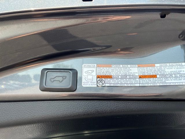 2018 Toyota RAV4 SE - Photo 12