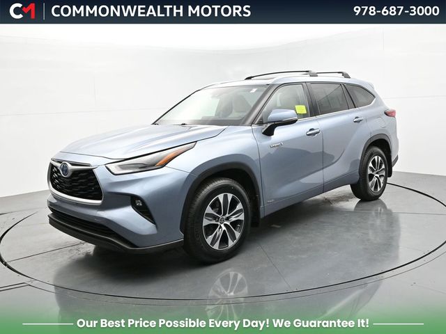  2021 Toyota Highlander Hybrid XLE AWD   