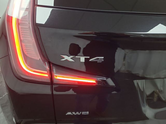 2021 – Cadillac – XT4