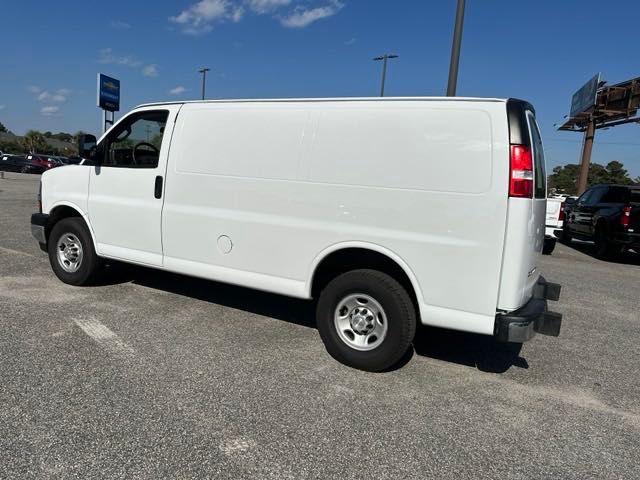 2022 Chevrolet Express 2500 Work Van 3