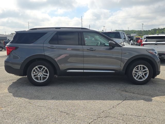 2025 Ford Explorer Active:B02488