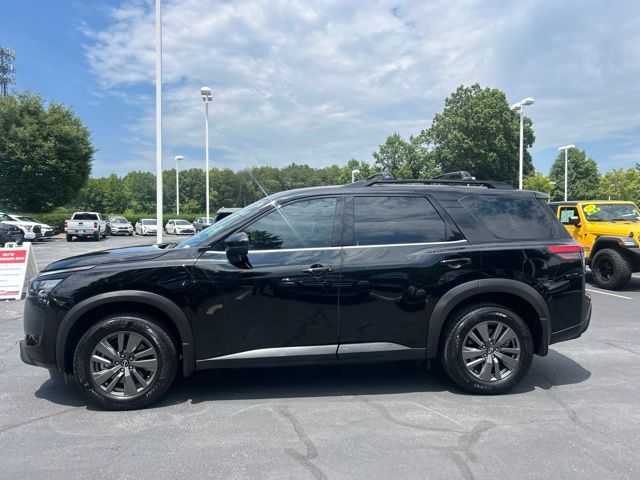 2025 Nissan Pathfinder SV - Photo 12