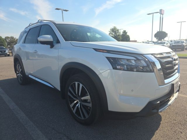 Everest White Pearl Tricoat 2025 Nissan Pathfinder SUV / Crossover Front-Wheel Drive 9-Speed Automatic