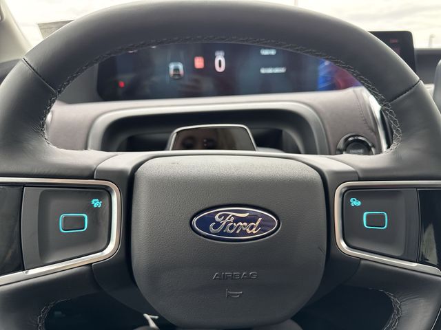 new 2025 Ford Expedition car, priced at $85,354