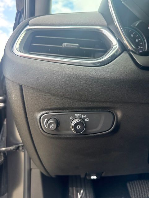2022 Chevrolet Equinox LT:44956B