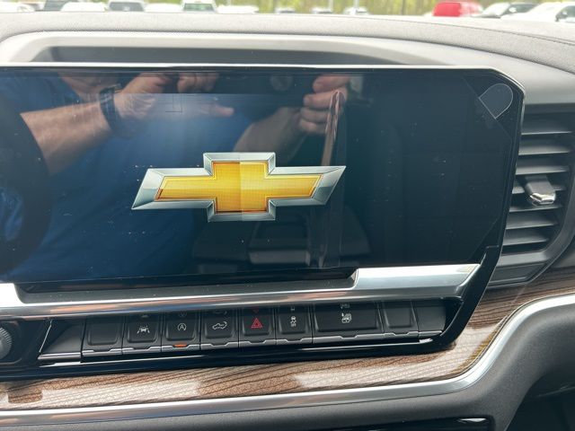 2025 Chevrolet Silverado 1500 LT photo