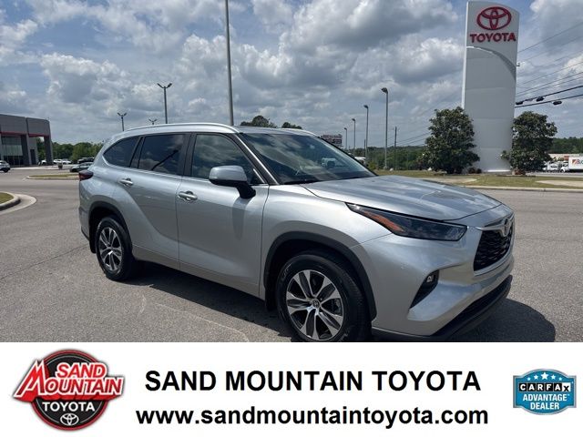 Celestial Silver Metallic 2024 Toyota Highlander XLE AWD SUV / Crossover All-Wheel Drive 8-Speed Automatic