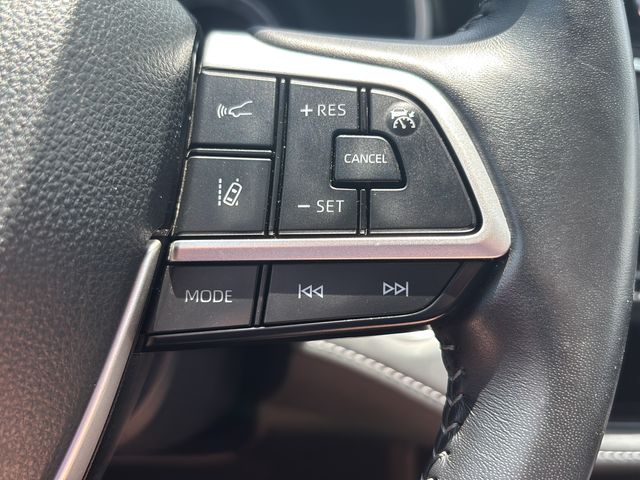 Used 2025 Toyota Highlander SUV
