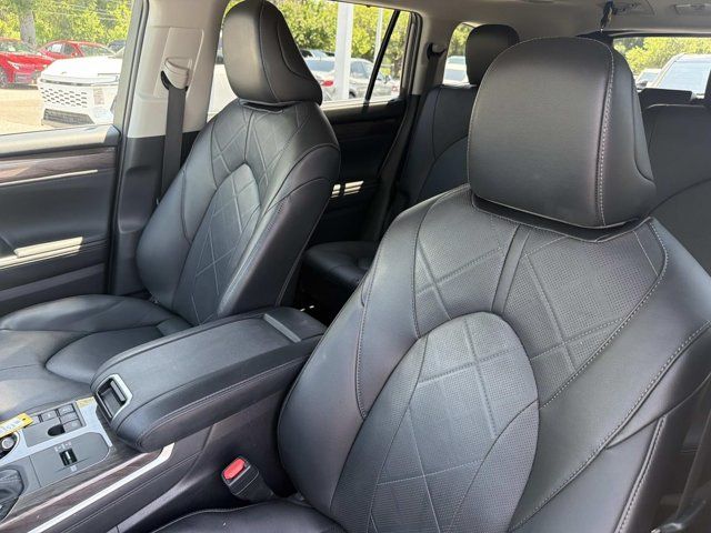 Used 2024 Toyota Highlander SUV