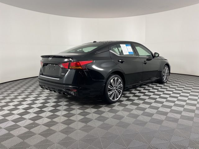 2023 Nissan Altima 2.5 SR 10