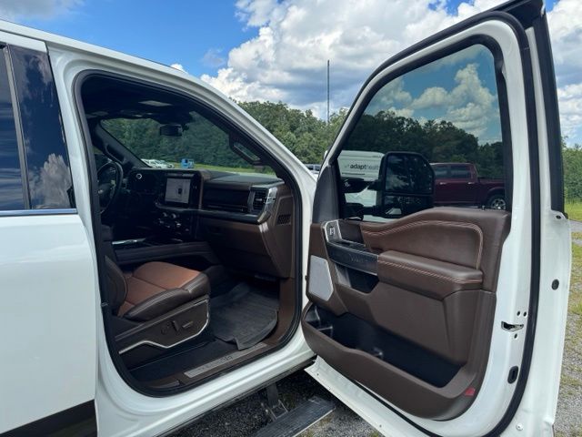 Used 2025 White Ford King Ranch image 13