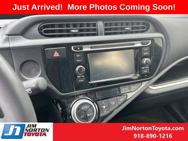 2015 Toyota Prius c Two 10