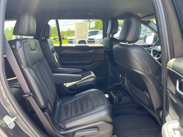 2023 Jeep Grand Cherokee L Altitude - Gray Metallic exterior view 18