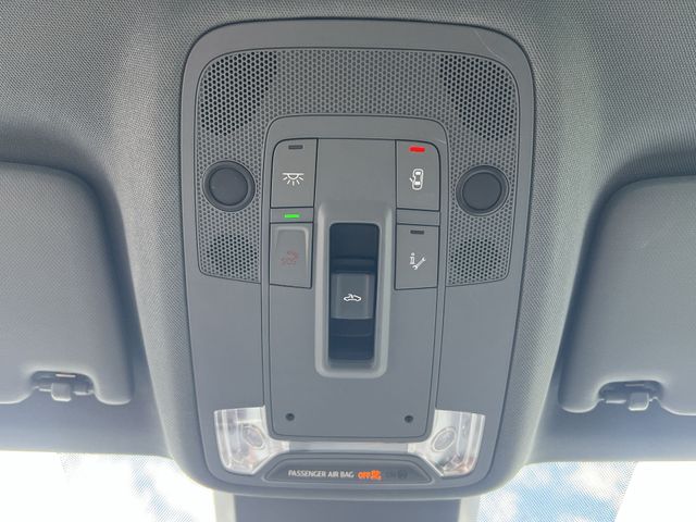 Used 2024  Audi Premium image 31