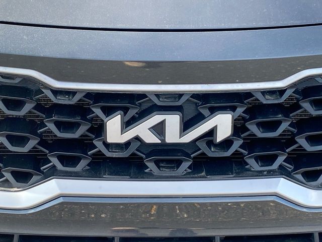 2022 Kia Sorento LX 28