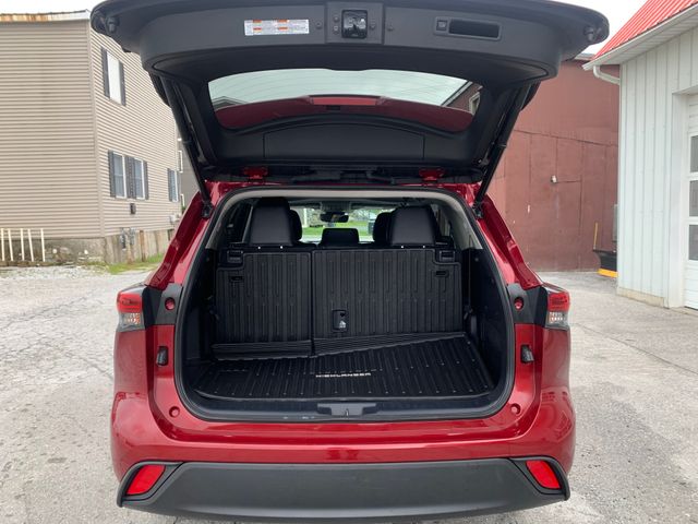 Used 2023 Toyota Highlander SUV