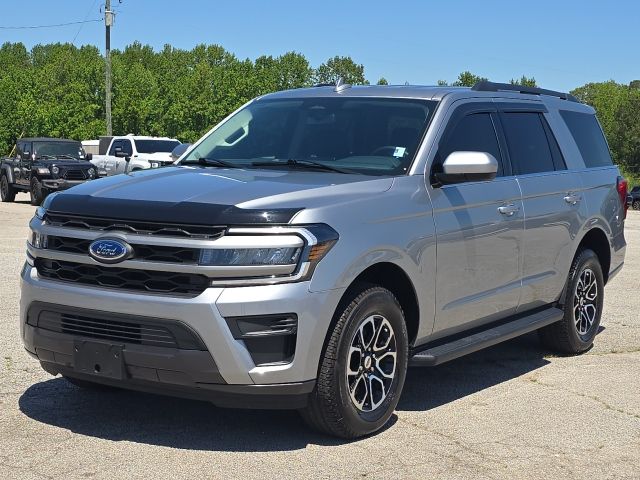2024 Ford Expedition XLT  B02304