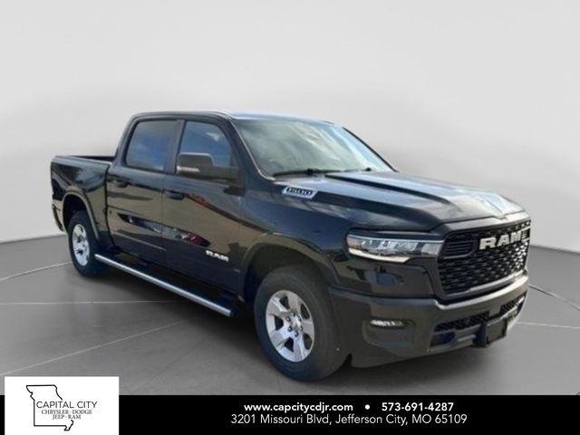 Diamond Black Crystal Pearlcoat 2026 RAM 1500 Pickup Truck Four-Wheel Drive 8-Speed Automatic