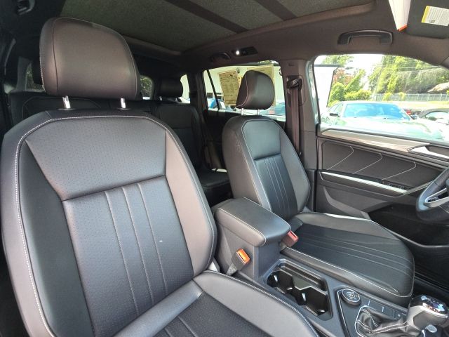 2022 Volkswagen Tiguan 2.0T SE R-Line Black:169404A