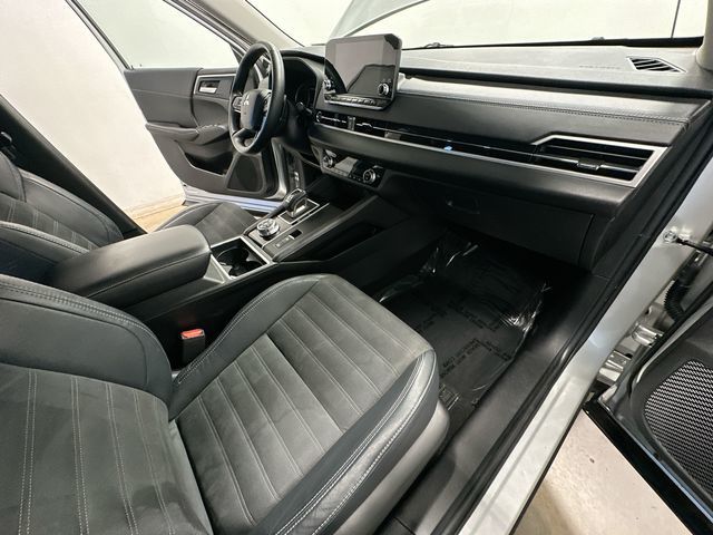 2022 Mitsubishi Outlander SE Silver at Honda North