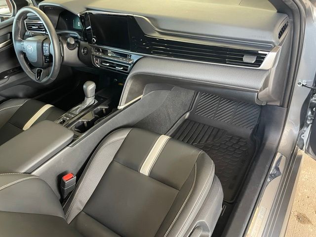 Used 2025  Toyota SE image 18