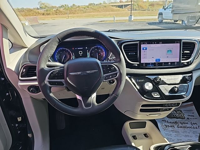 2022 Chrysler Pacifica Touring L 20