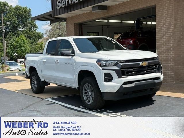 Summit White 2023 Chevrolet Colorado Pickup Truck Four-Wheel Drive 8-Speed Automatic