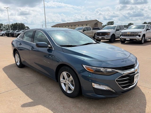 Lakeshore Blue Metallic 2024 Chevrolet Malibu Sedan Front-Wheel Drive Continuously Variable Transmission