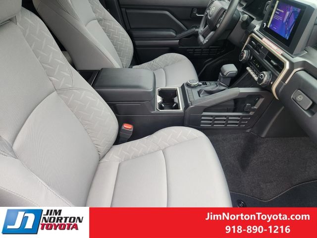 2026 Toyota Tacoma SR5 - Photo 14