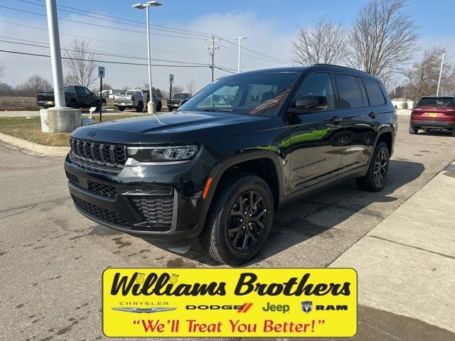 2026 Jeep Grand Cherokee L Laredo - Diamond Black Crystal Pearlcoat exterior view 1