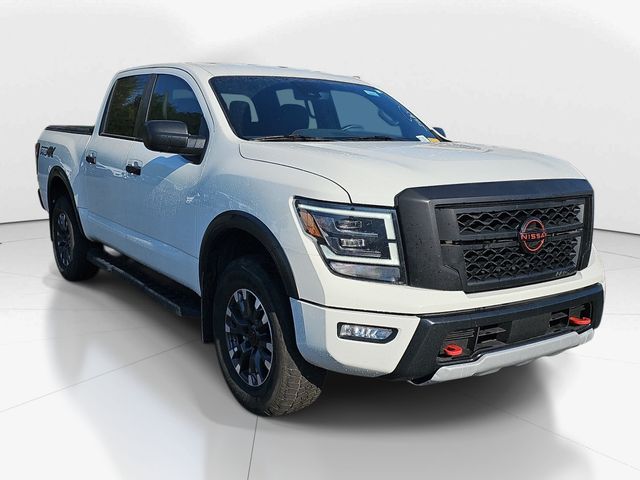 2024 Nissan Titan PRO-4X Crew Cab 4WD