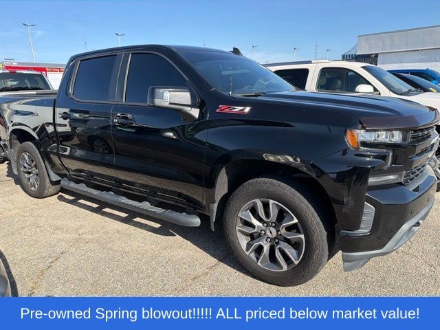 Used 2019 Black Chevrolet RST image 9