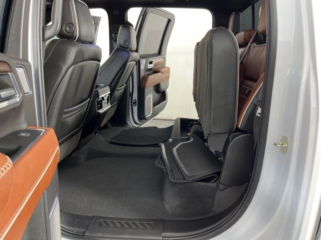 2024 White Frost Tricoat GMC Sierra 2500HD Denali Ultimate 4X4 Truck