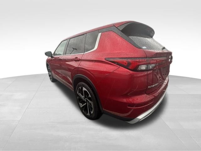 2023 Mitsubishi Outlander  4