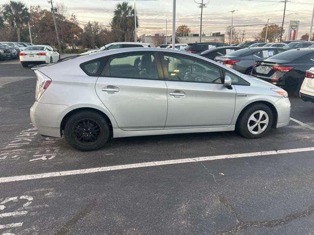 2013 Toyota Prius Two 10