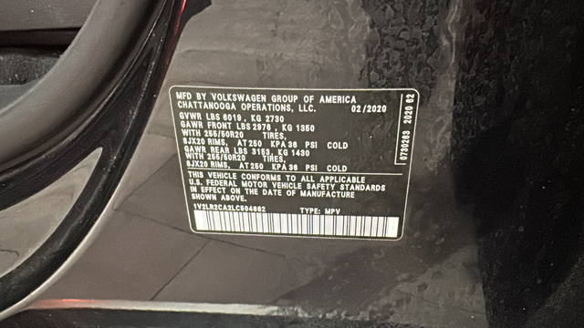 Used 2020 Deep Black Volkswagen 3.6L V6 SE image 28