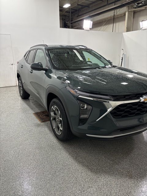 2025 Chevrolet Trax LT photo