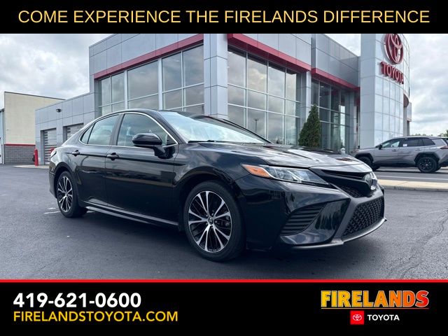 Midnight Black Metallic 2019 Toyota Camry Sedan Front-Wheel Drive 8-Speed Automatic