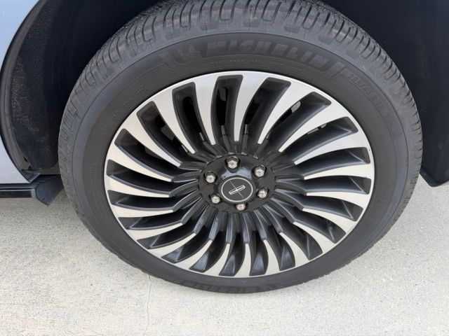 Used 2018 Blue Lincoln Black Label image 4