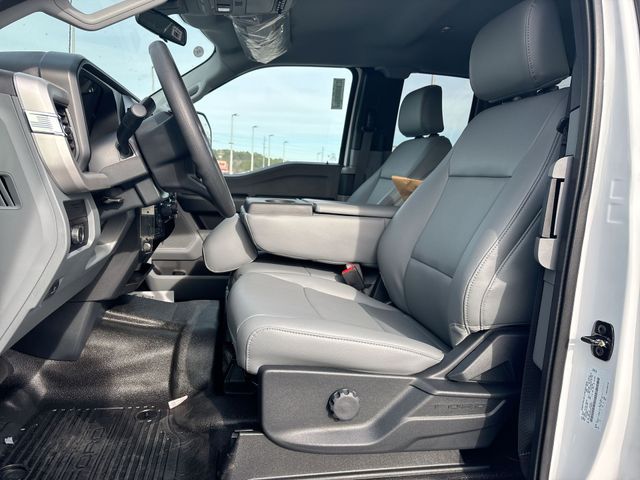 New 2026 Oxford White Ford F-450® XL image 13
