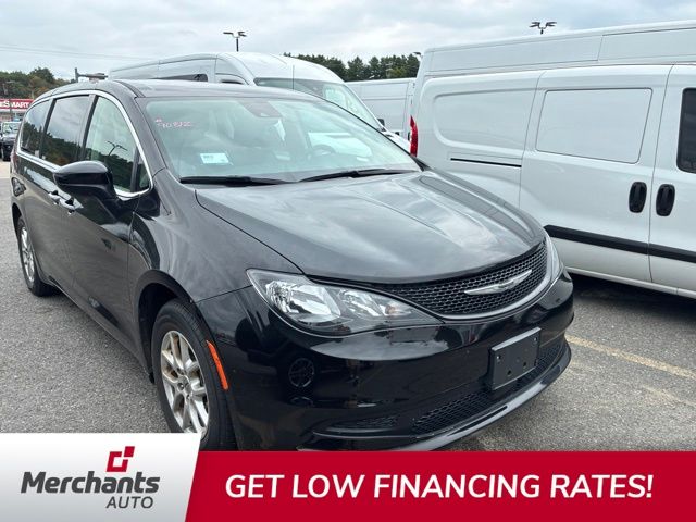 2023 Chrysler Voyager LX FWD