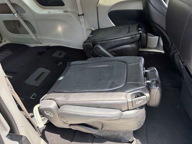 Used 2023 Black Chrysler Touring L image 34