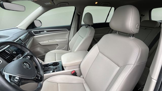 Used 2019 Black Volkswagen 3.6L V6 SEL R-Line image 18