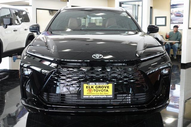 new 2025 Toyota Crown Signia car