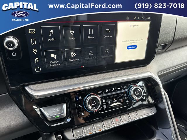 Used 2024 White GMC Denali image 27