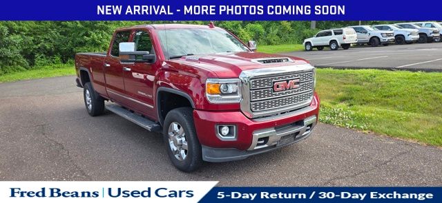 Red Quartz Tintcoat 2018 GMC Sierra 3500HD Denali Crew Cab LB DRW 4WD Pickup Truck Four-Wheel Drive 6-Speed Automatic